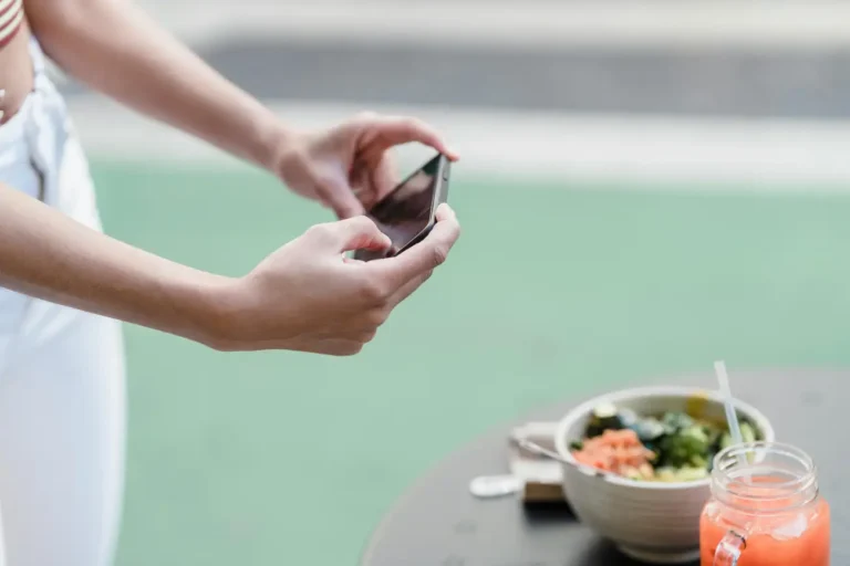 5 Maneiras Fáceis de Fazer Saladas no Pote que Vão Mudar Sua Vida?
