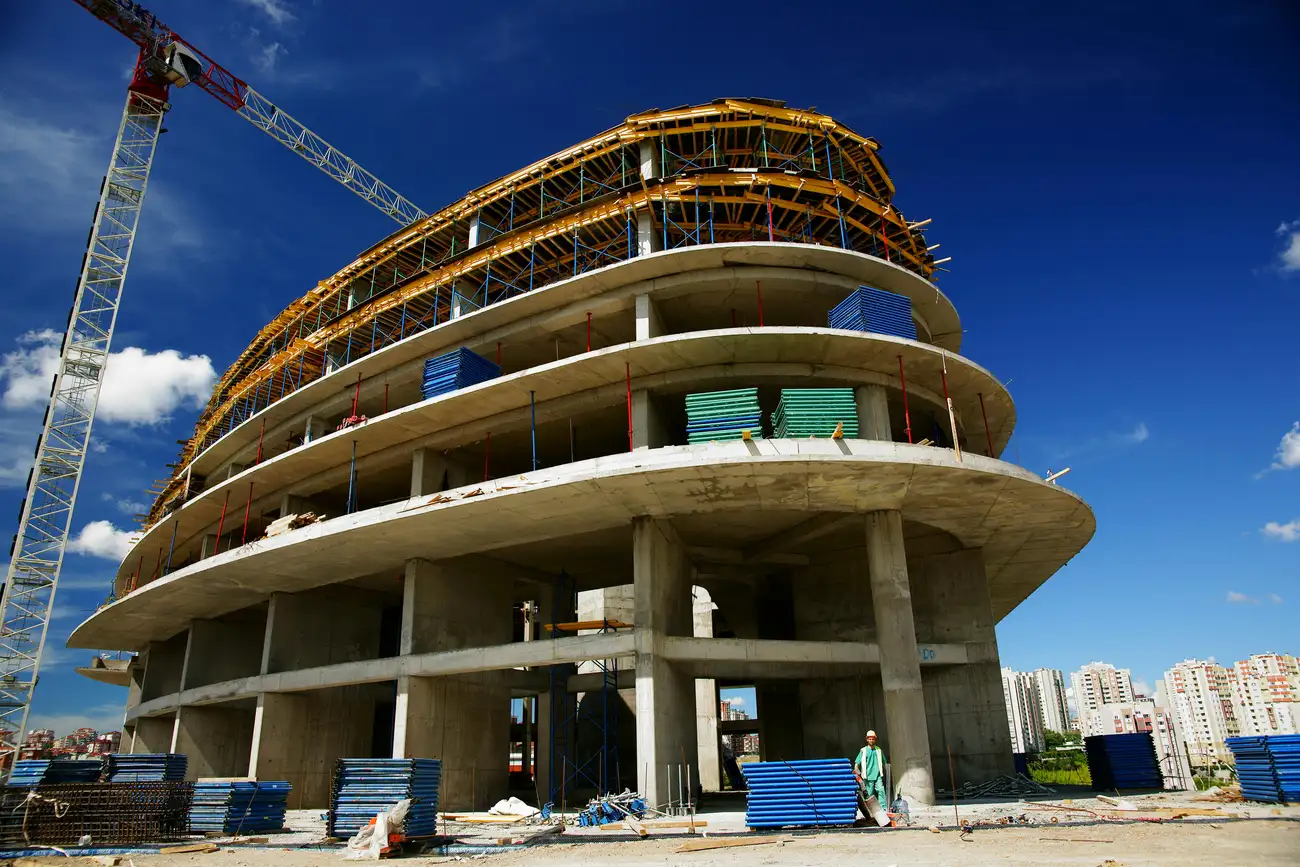 Como economizar em material de construção sem sacrificar a qualidade?