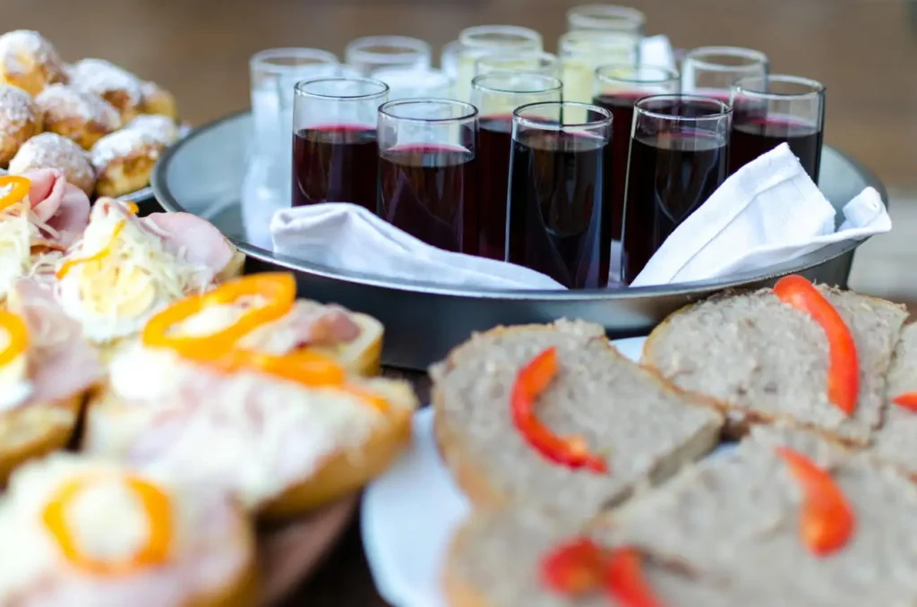 Como se comportar em um almoço de negócios?