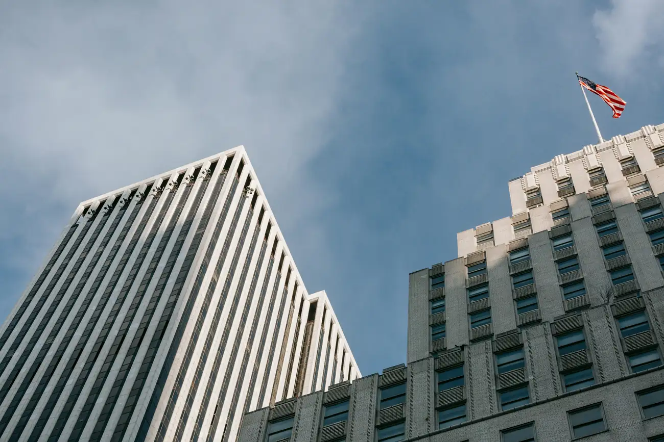 É verdade que o Brasil é um dos melhores países para investir em imóveis comerciais?