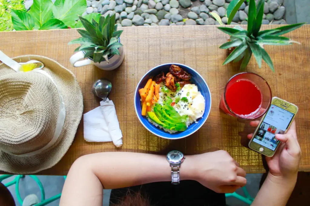 O que comer em piscinas e praias para manter a saúde?
