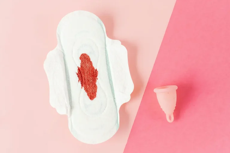 Por que trocar o absorvente pelo coletor menstrual?