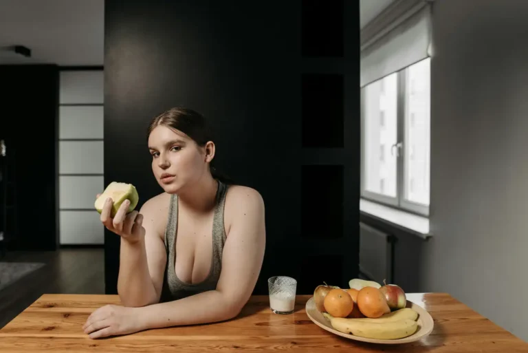 Quais frutas pode ajudar a reduzir a retenção de líquido?