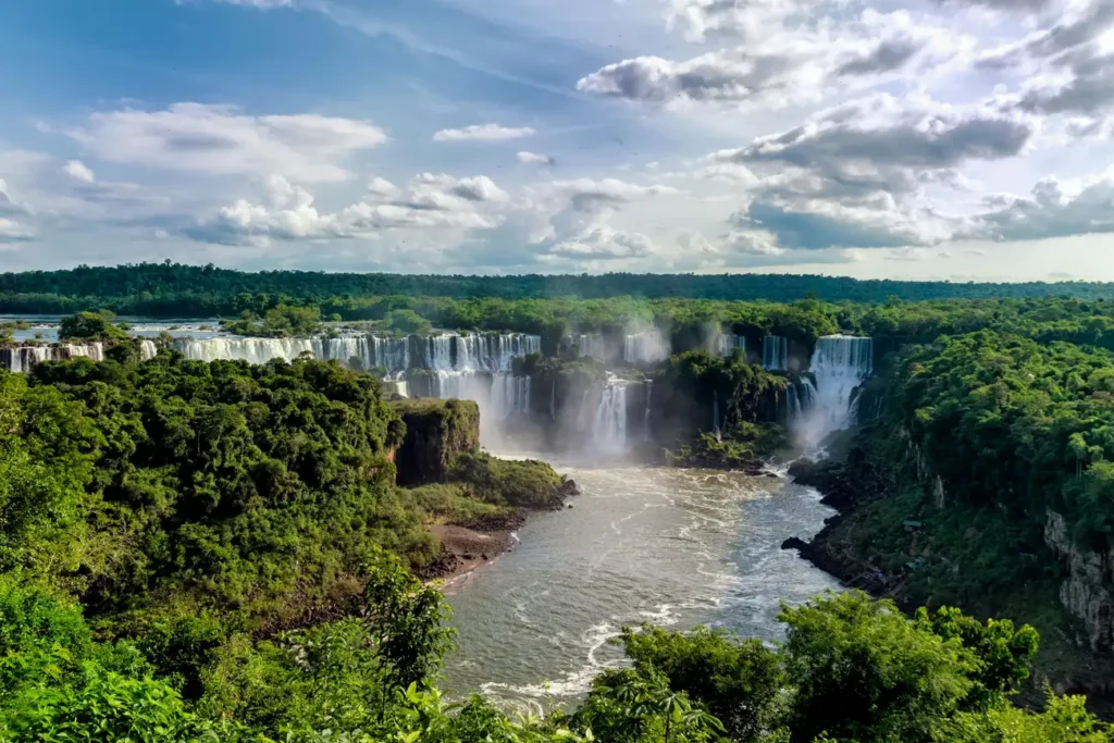 Quais são as cachoeiras mais incríveis do Brasil?