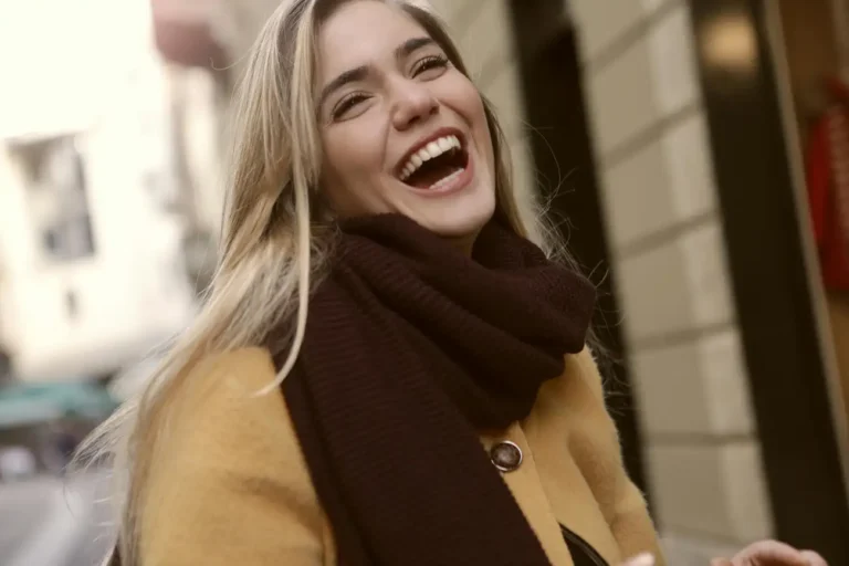 Quais são os acessórios femininos essenciais para o inverno?