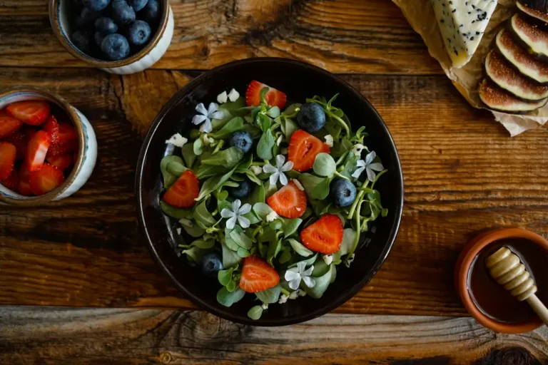 Qual das 7 frutas que você come diariamente causa inchaço?
