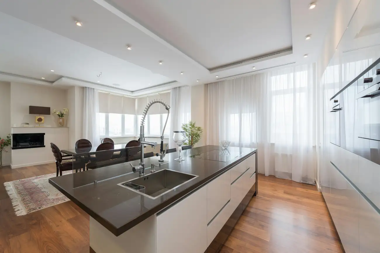 Como Cozinhas Com Ilha Central Podem Revolucionar Sua Casa?