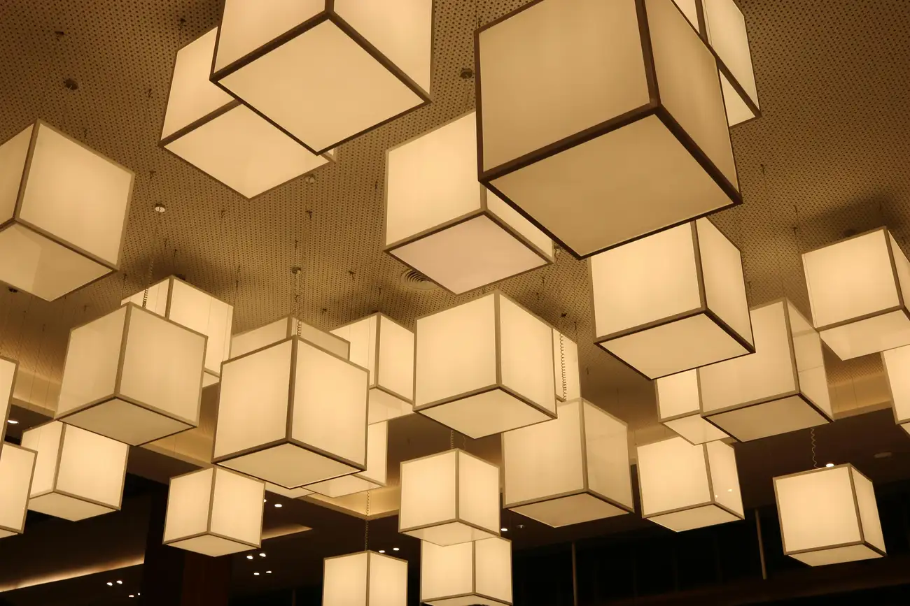 Como Criar Ambientes Surpreendentes com Cubos Decorativos?