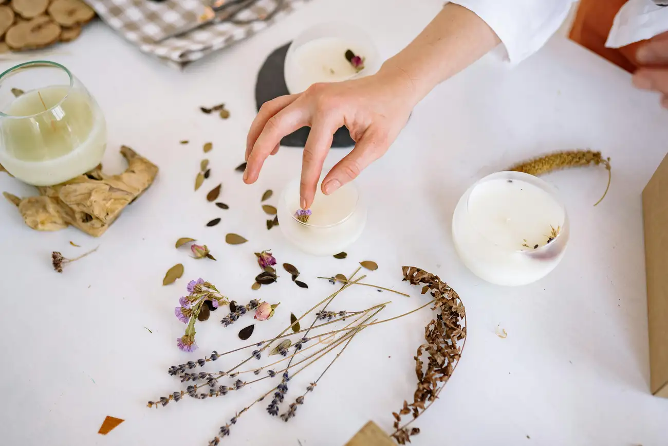 Como Criar Uma Decoração Linda Com Velas Flutuantes?