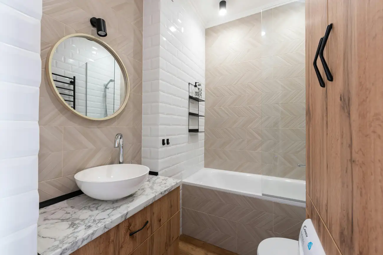 Como decorar uma casa com espelhos de forma criativa?