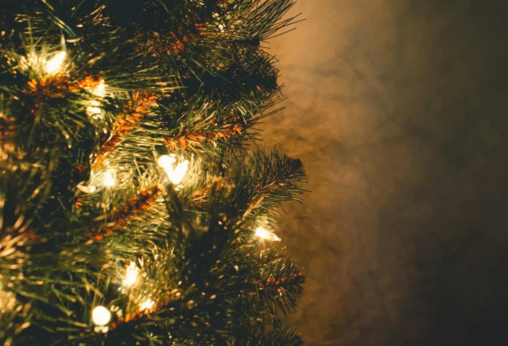 Como usar o pisca-pisca para decorar o Natal de forma criativa?