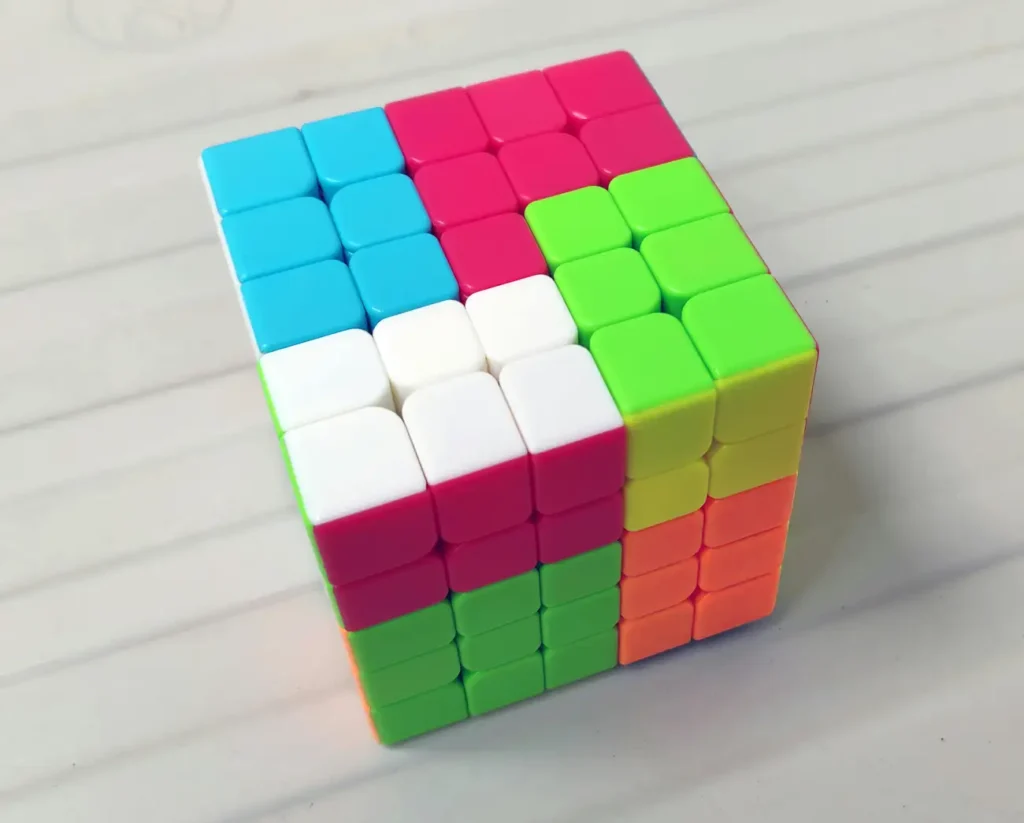 O que é o Cubo Mágico de Rubik?