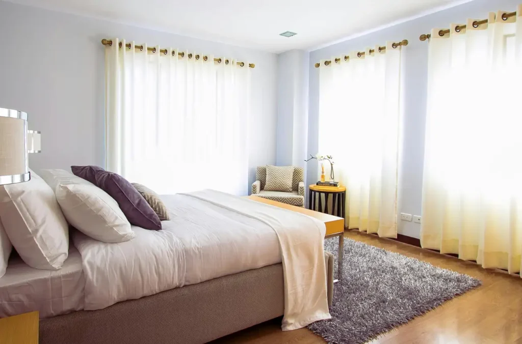 Quais São as Melhores Cortinas para um Quarto Minimalista?