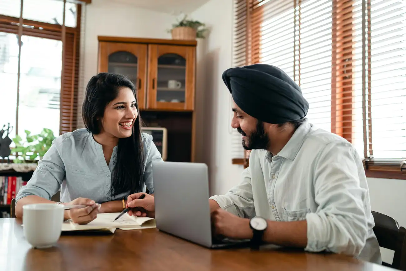 Quais cursos online gratuitos valem a pena para impulsionar meu currículo?