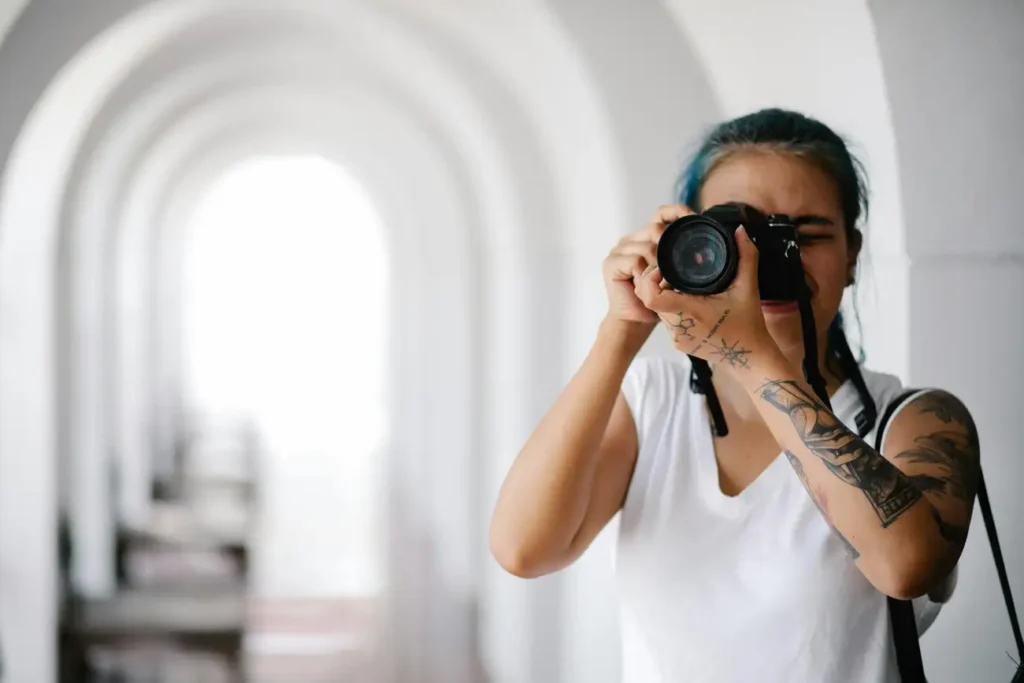 Quais são as fotos de tatuagens escritas femininas mais populares?