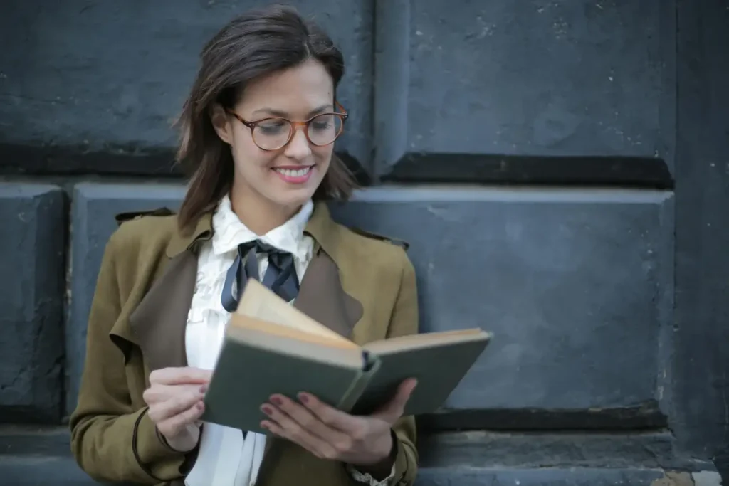Um estudante tem que virar o quê para pagar o curso de direito?