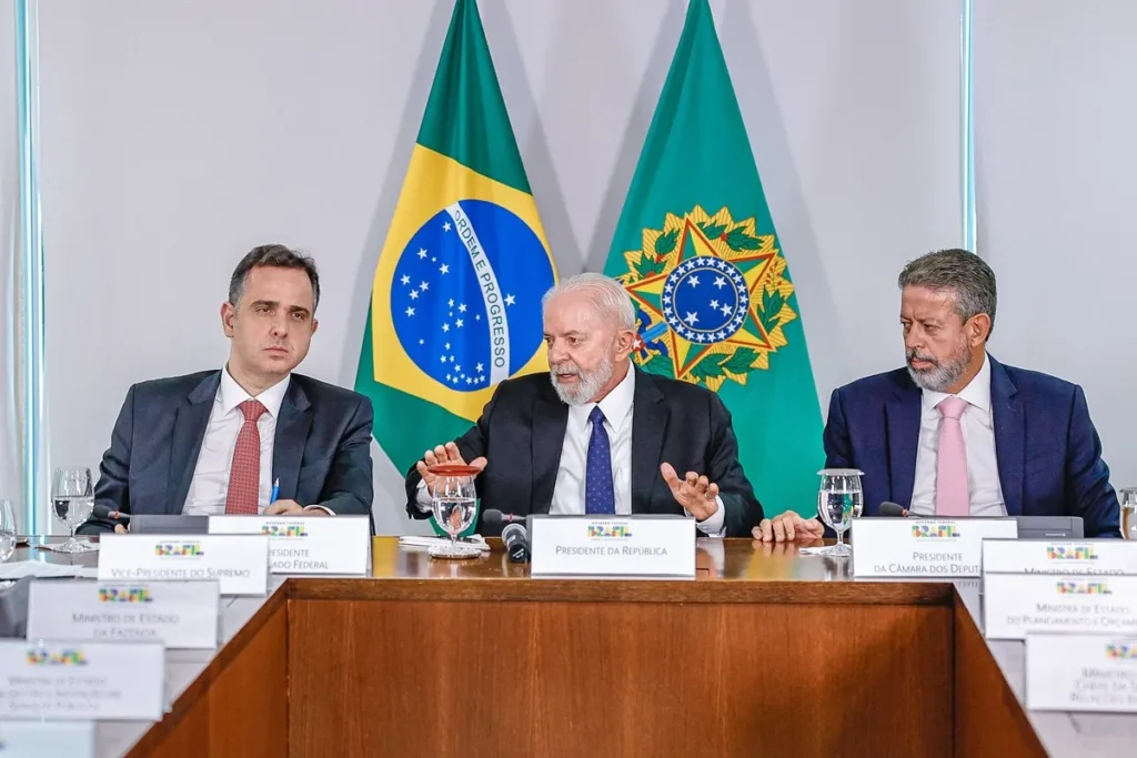 Lula se reúne com Lira e Pacheco para discutir emendas parlamentares