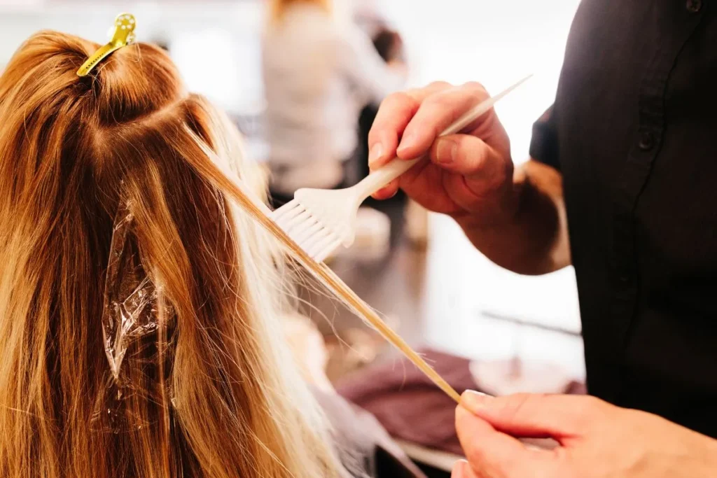 Único ingrediente alisa até a raiz do cabelo em menos de 20 minutos