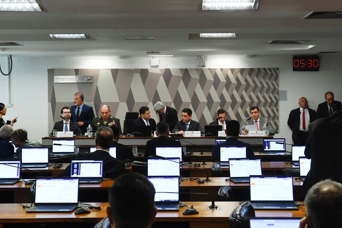 tribut ria ccj do senado retira armas e muni es do imposto do pecado 5a58c0da