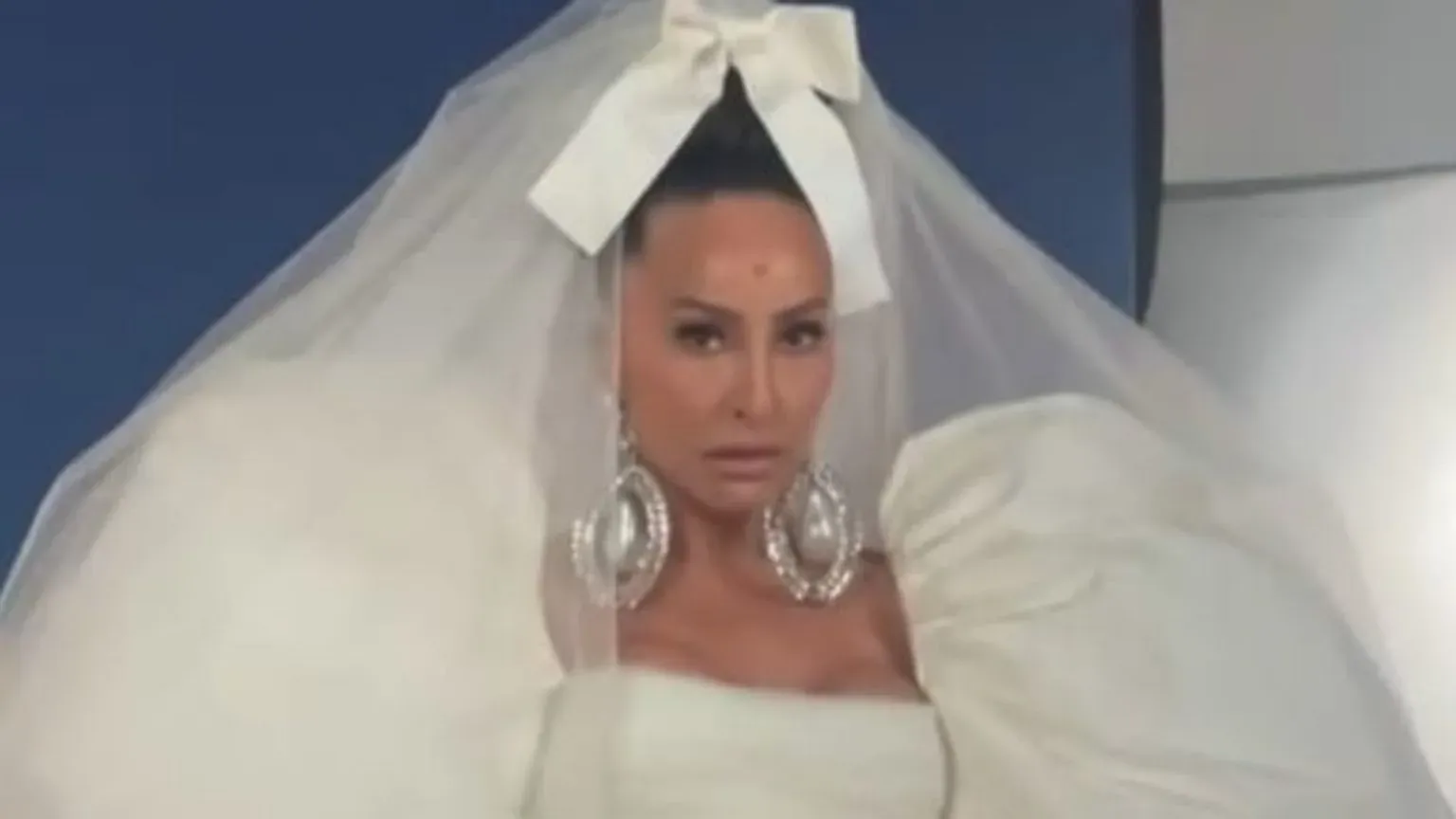 vestido de noiva de sabrina sato para o casamento com nicolas prattes revelado 13c04842