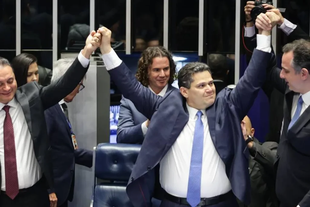 Alcolumbre reajusta em até 65% cota de senadores; gasto aumentará R$ 5 mi