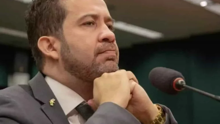 rachadinha janones faz acordo com pgr e vai devolver r 131 mil 082bc887